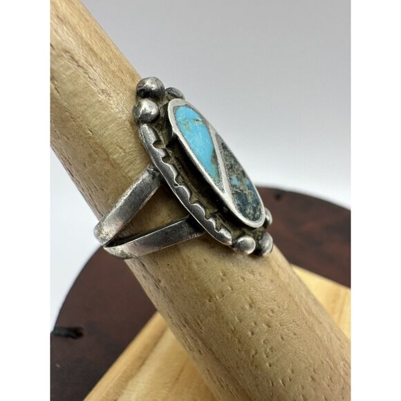 Old Pawn Zuni Inlayed Turquoise Oval Ring Size 5 Etched Band Unmarked - Picture 2 of 8